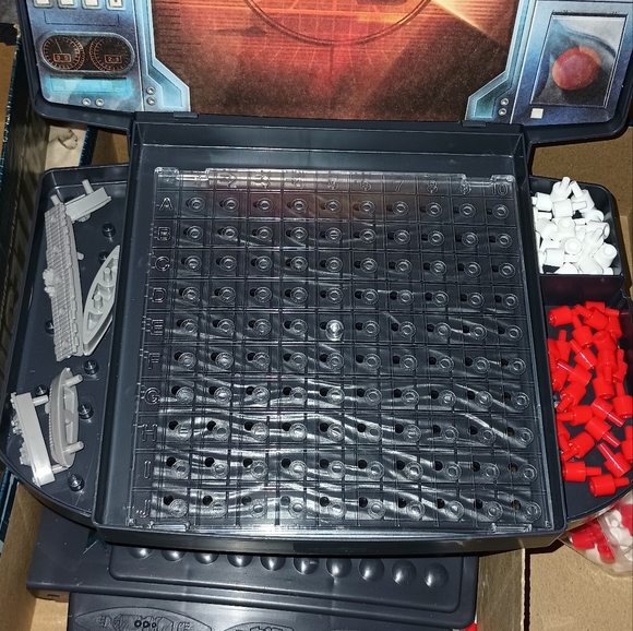 Battleship Board Game - Picture 2 of 3